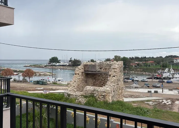 Maya Potidaia Apartament *