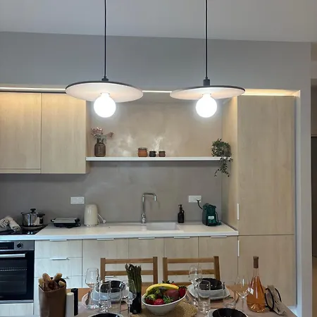 Maya Potidaia 네아 포티데아