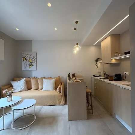 Maya Potidaia * 네아 포티데아